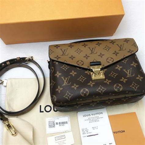 metis lv reverse|pochette metis price.